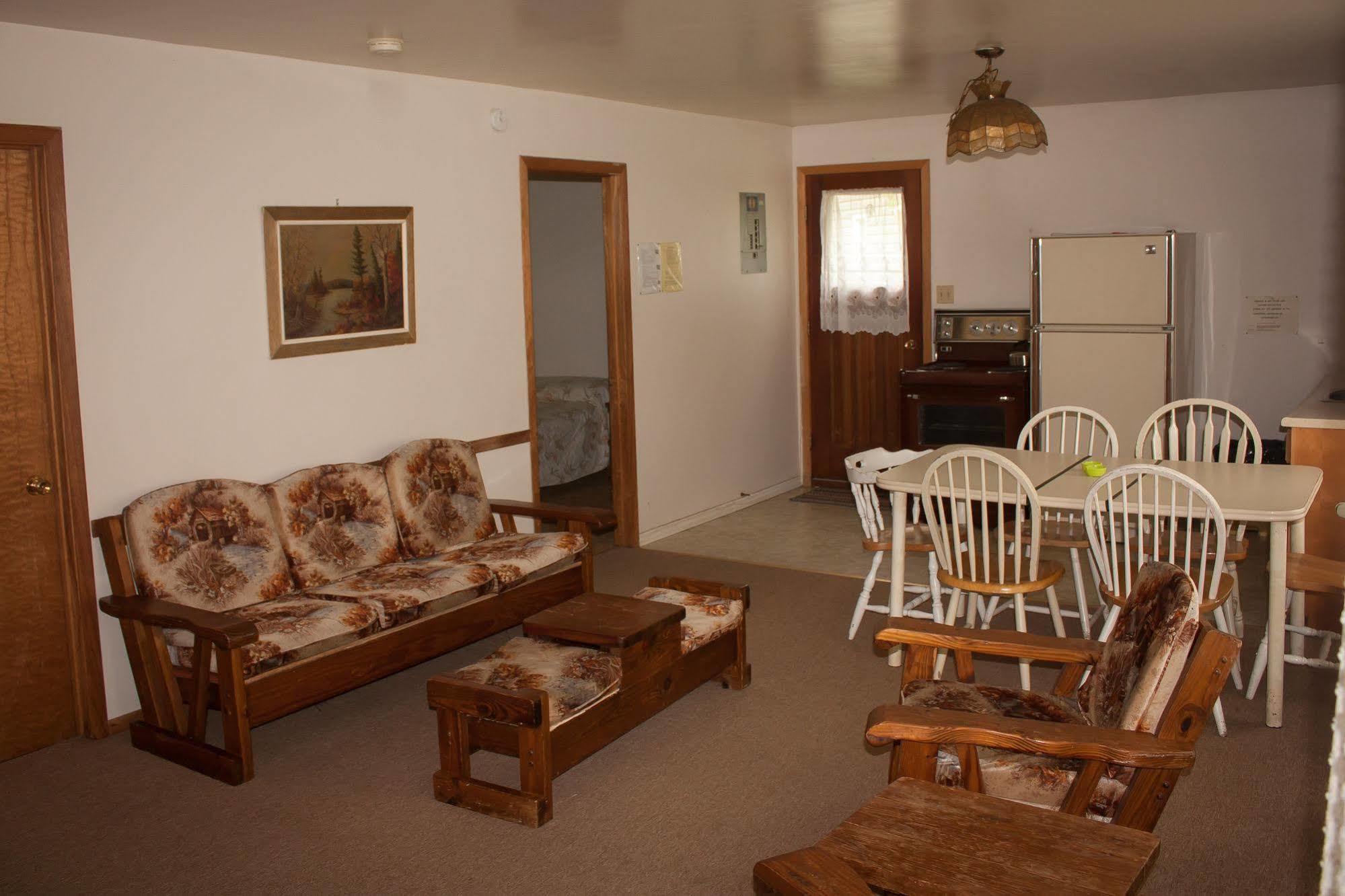 Lake Dalrymple Resort Lagoon City Екстер'єр фото