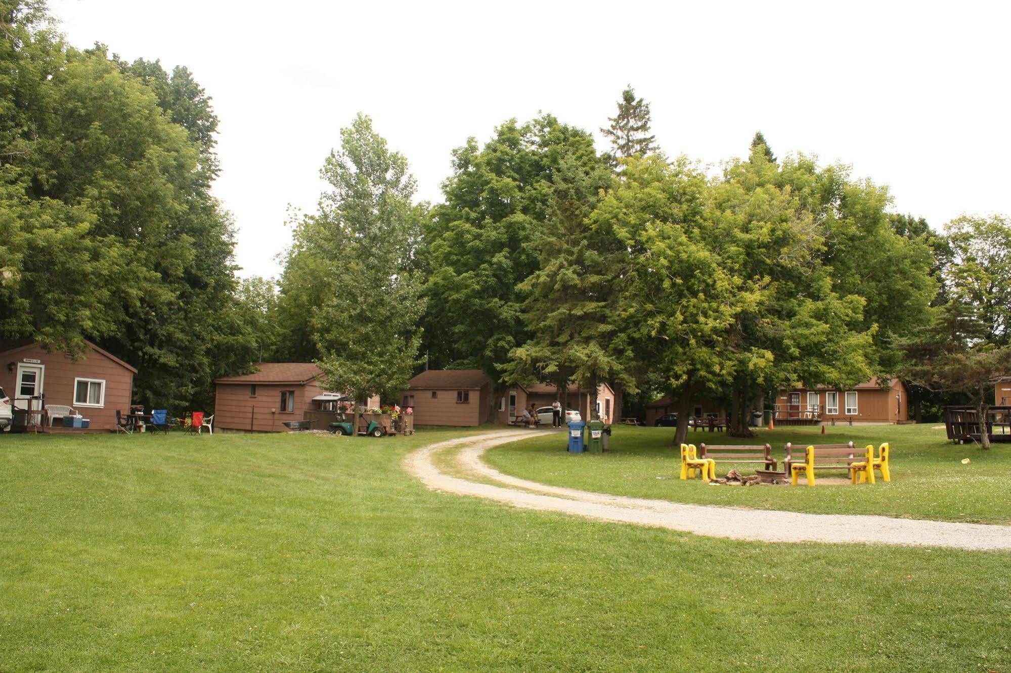 Lake Dalrymple Resort Lagoon City Екстер'єр фото