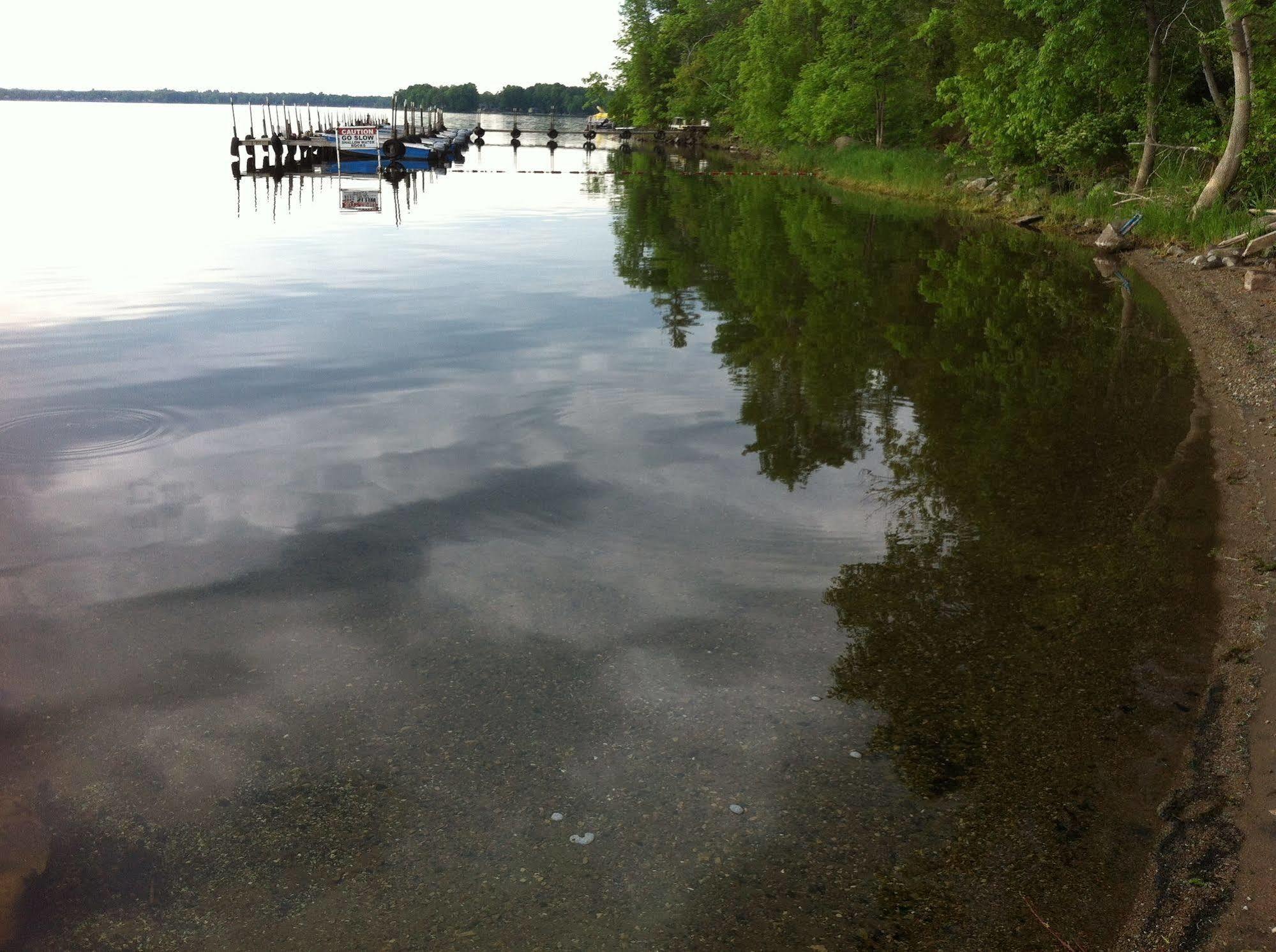 Lake Dalrymple Resort Lagoon City Екстер'єр фото